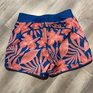 Lands End swim shorts size 4 (28) new